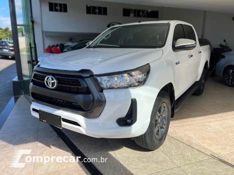 Toyota HILUX 2.8 D-4D TURBO DIESEL CD SR 4X4 AUTOMÁTICO 4 portas