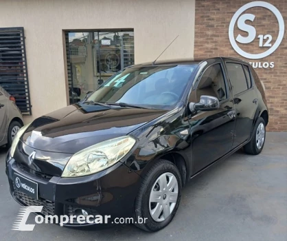 Renault SANDERO 4 portas