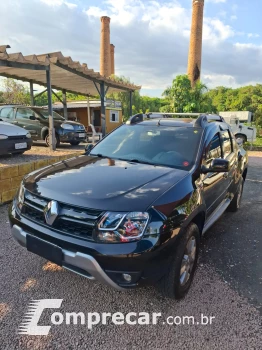 Renault Duster Oroch 2.0 4 portas