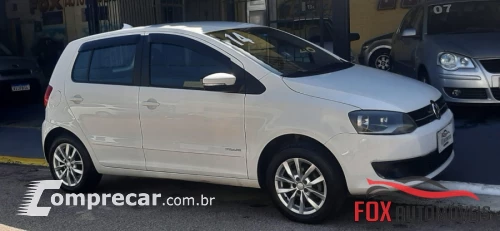 Volkswagen FOX 1.6 MI Highline 8V 4 portas