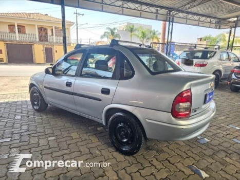 CLASSIC - 1.0 MPFI VHCE 8V 4P MANUAL