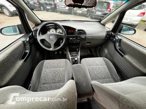 ZAFIRA 2.0 MPFI Elegance 8V