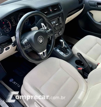 Volkswagen Jetta 2.0 4p  Confortline Automático 4 portas