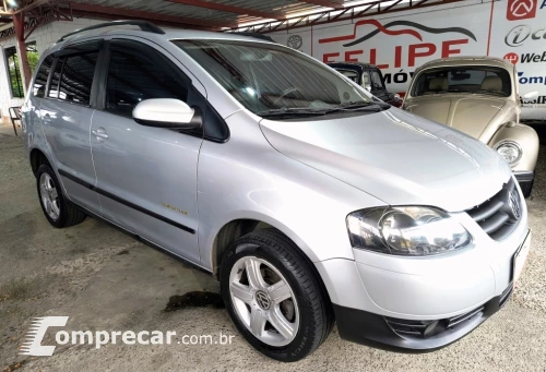 Volkswagen SPACEFOX 1.6 MI Trend 8V 4 portas