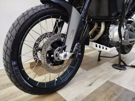 F 850 GS TRIPLE BLACK