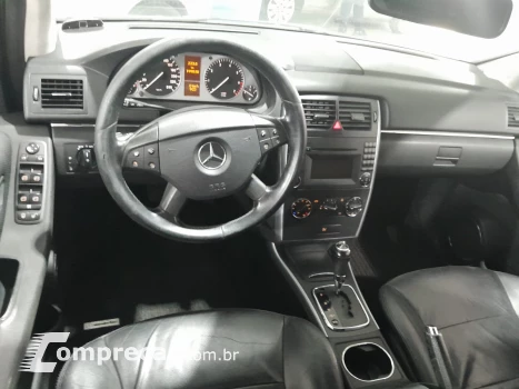 Mercedes-Benz B180 4 portas