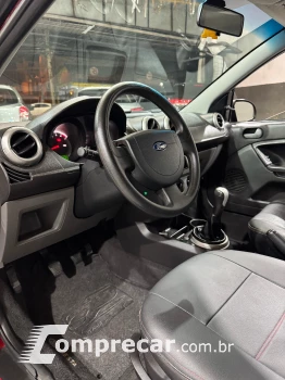 FIESTA 1.6 MPI Class Hatch 8V