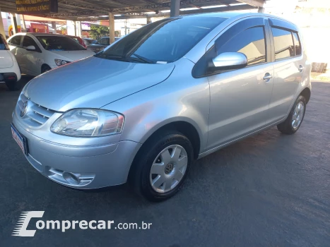 Volkswagen FOX 1.6 MI Sportline 8V 4 portas