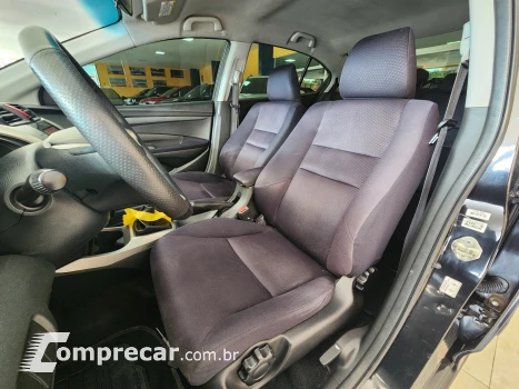 CITY 1.5 LX Sedan 16V