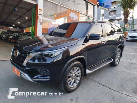 Toyota Hilux SW4 2.8 4P SRX 4X4 7 LUGARES TURBO DIESEL AUTOMÁTICO 4 portas