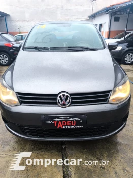 Volkswagen FOX 1.6 MI Highline 8V 4 portas