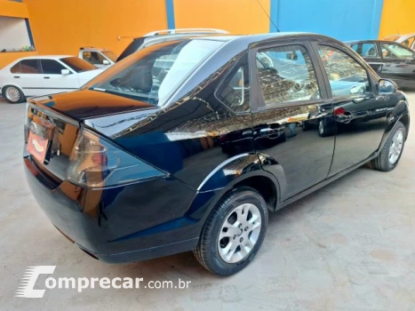 FIESTA SEDAN - 1.6 ROCAM SEDAN 8V 4P MANUAL