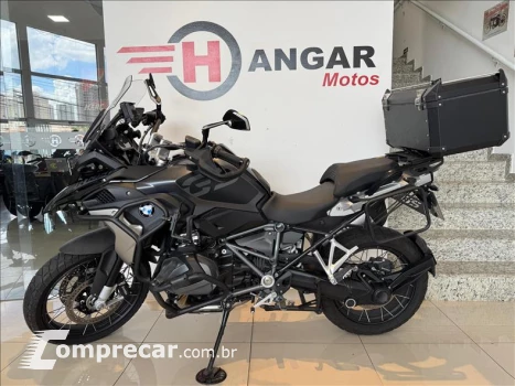 BMW R 1250 GS TRIPLE BLACK