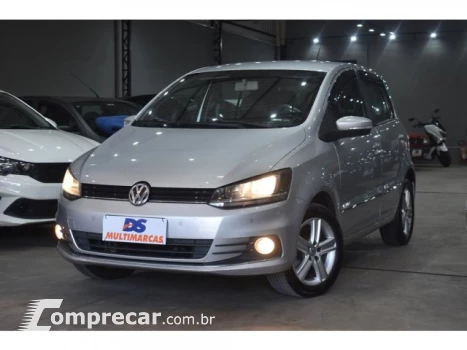 Volkswagen FOX - 1.6 MI HIGHLINE 8V 4P MANUAL 4 portas