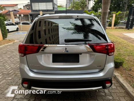 OUTLANDER 2.2 Mivec Di-d Hpe-s AWD