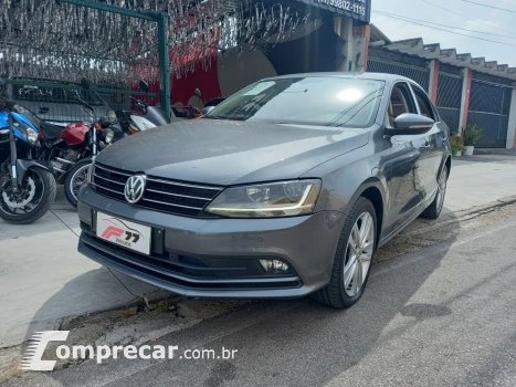 Volkswagen Jetta 2.0 4P TSI HIGHLINE 211 CV AUTOMÁTICO 4 portas