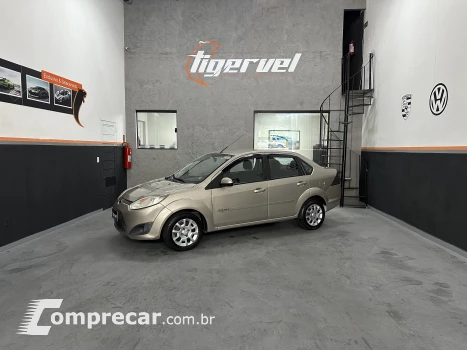 FORD FIESTA 1.6 Rocam Sedan 8V 4 portas