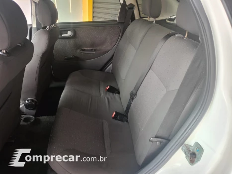 CORSA 1.4 MPFI Premium Sedan 8V