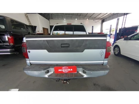S10 - 2.4 MPFI EXECUTIVE 4X2 CD 8V 4P MANUAL