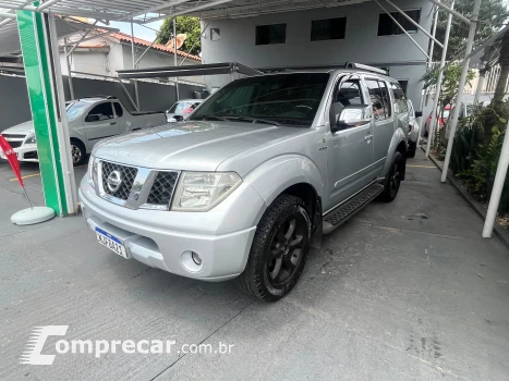 NISSAN PATHFINDER 2.5 4 portas