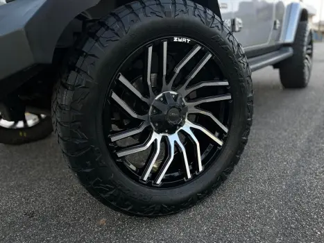 WRANGLER 2.0 TURBO GASOLINA SAHARA 4P 4X4 AT8