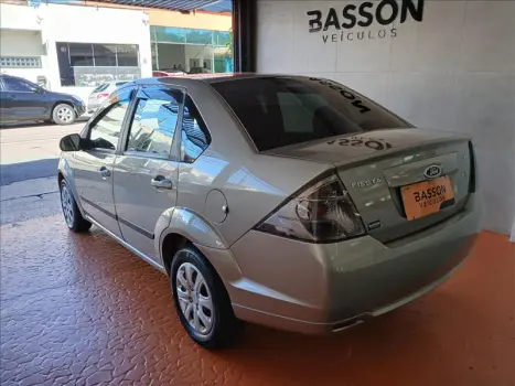 FIESTA 1.6 MPI Class Sedan 8V